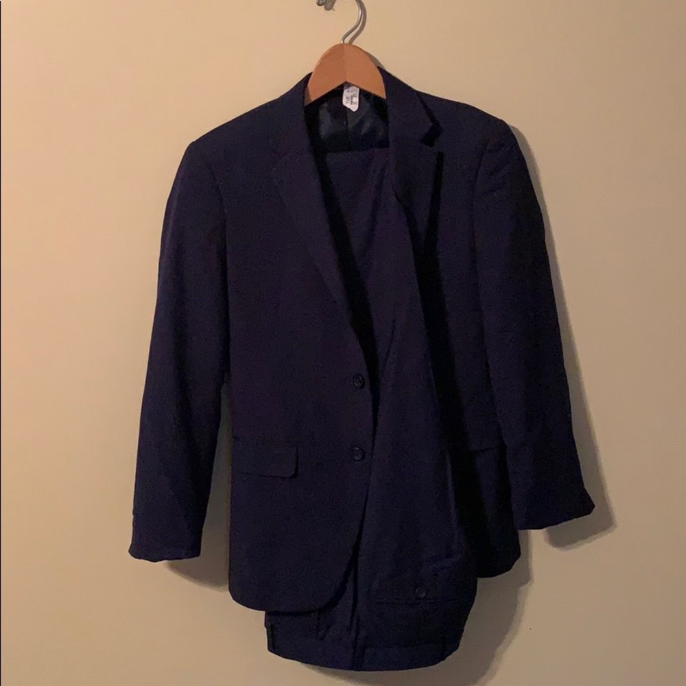 Men’s Wearhouse suit